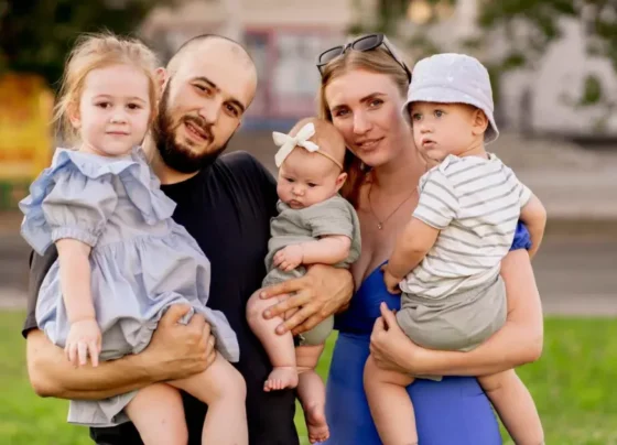 chelsea acton famousparenting